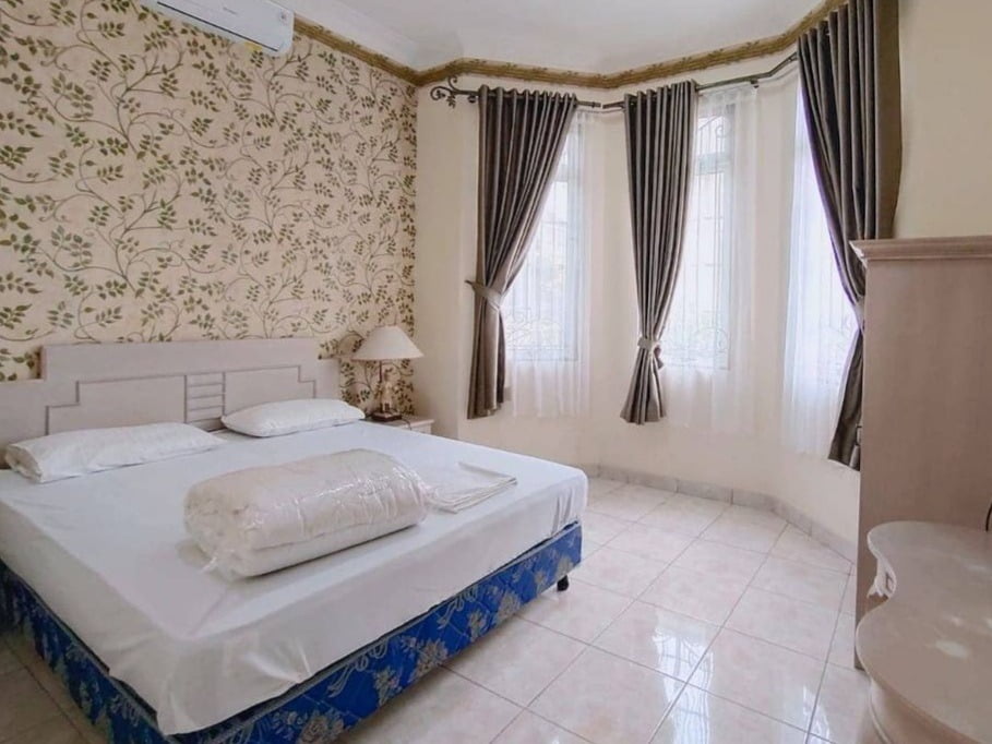 kamar eton asia